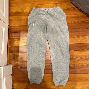 Under armor youth joggers/sweatpants (Size L).